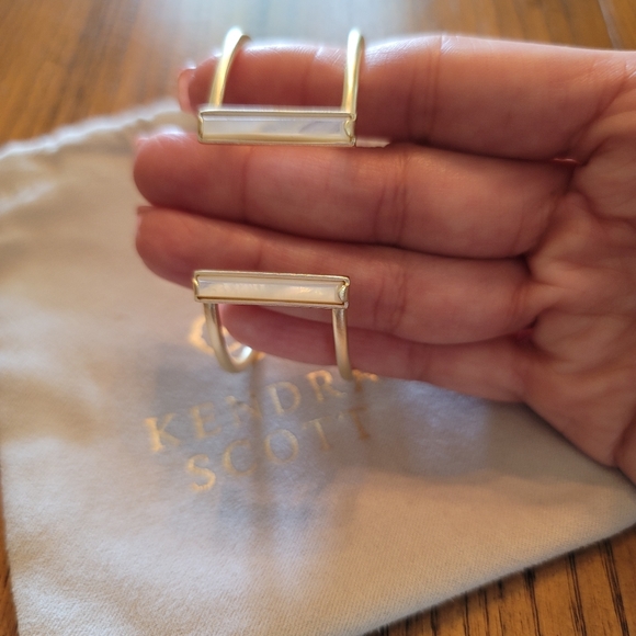 Kendra Scott Gold Lucy Mother of Pearl Bracelet - Picture 2 of 5